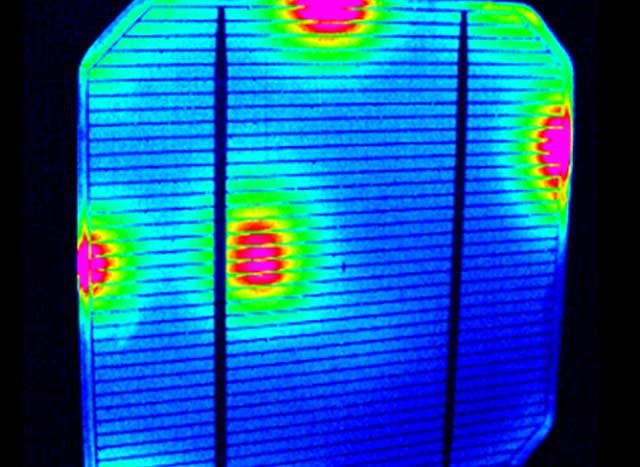 Věda a výzkum termografie - solární panely